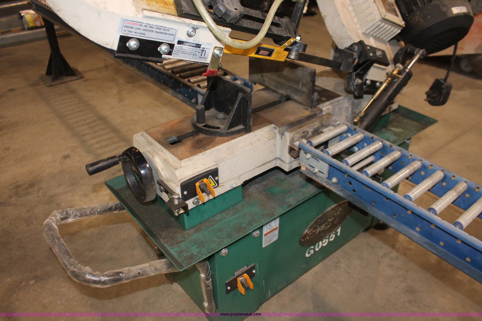 Grizzly G0561 metal cutting bandsaw in Hesston, KS Item V9033 sold