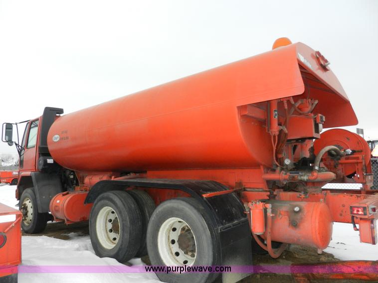 image for item A3923 1993 Ford 8000 street flusher truck