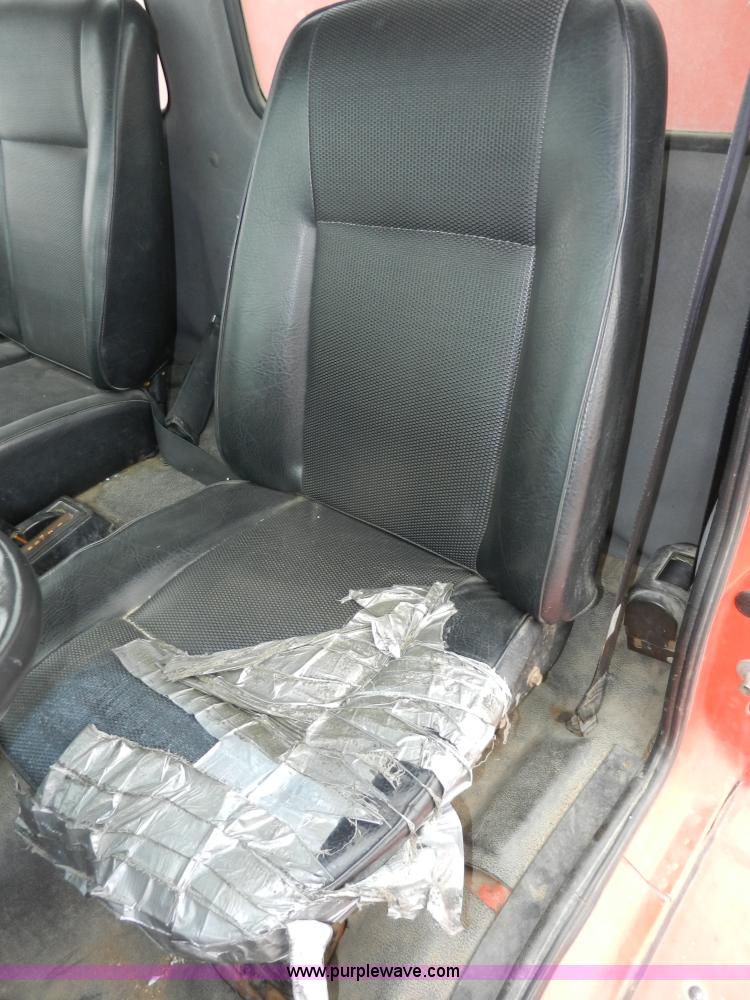 image for item A3923 1993 Ford 8000 street flusher truck