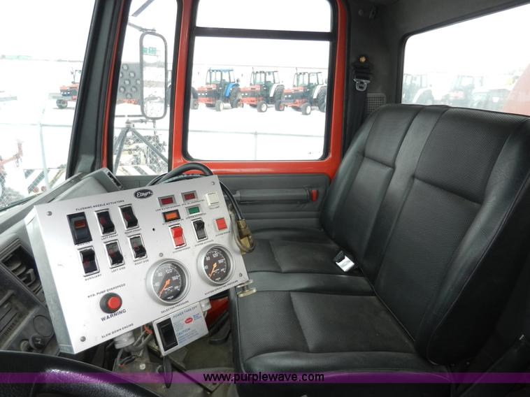 image for item A3923 1993 Ford 8000 street flusher truck