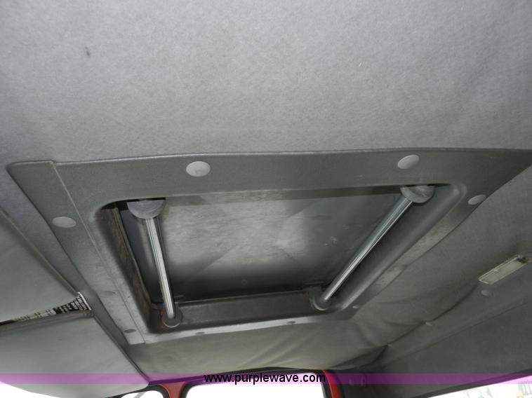 image for item A3923 1993 Ford 8000 street flusher truck