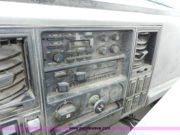 image for item A3923 1993 Ford 8000 street flusher truck