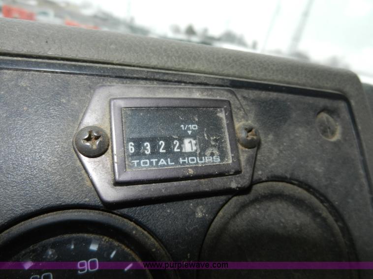 image for item A3923 1993 Ford 8000 street flusher truck