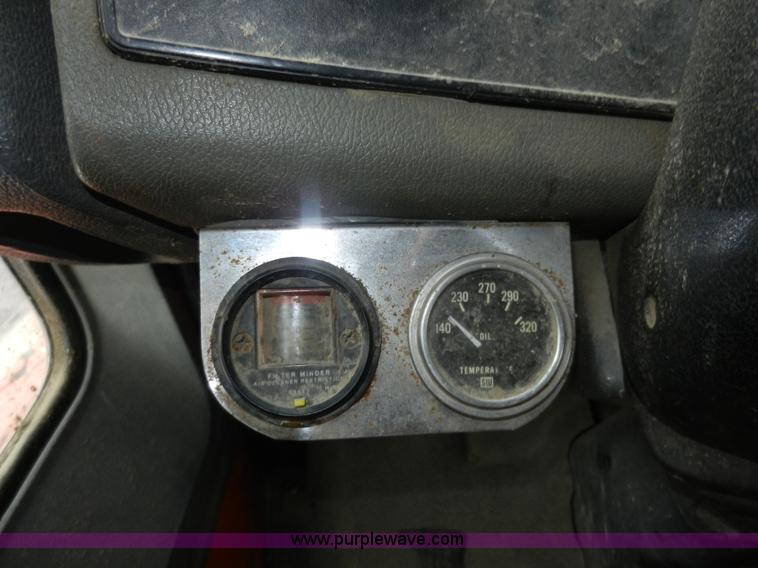 image for item A3923 1993 Ford 8000 street flusher truck