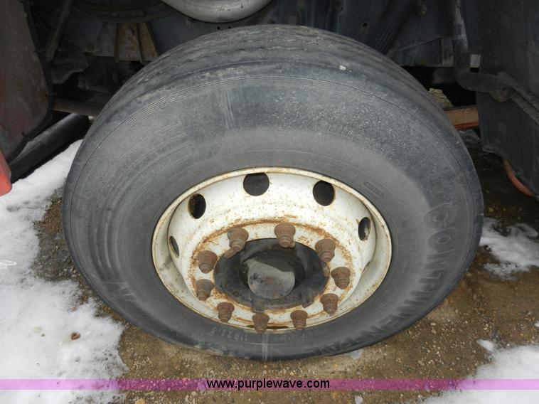 image for item A3923 1993 Ford 8000 street flusher truck