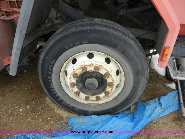 image for item A3923 1993 Ford 8000 street flusher truck