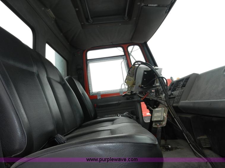 image for item A3923 1993 Ford 8000 street flusher truck