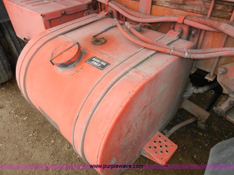 image for item A3923 1993 Ford 8000 street flusher truck