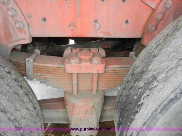 image for item A3923 1993 Ford 8000 street flusher truck