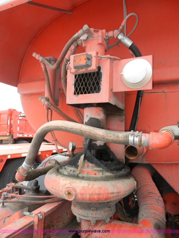 image for item A3923 1993 Ford 8000 street flusher truck