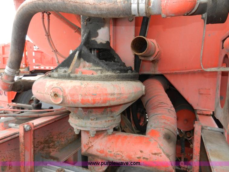 image for item A3923 1993 Ford 8000 street flusher truck