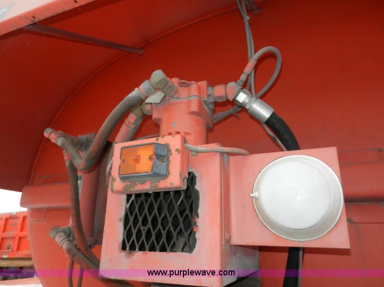 image for item A3923 1993 Ford 8000 street flusher truck