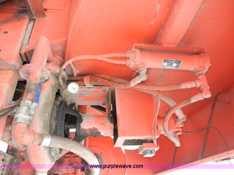 image for item A3923 1993 Ford 8000 street flusher truck