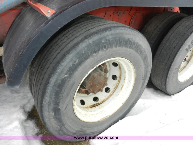 image for item A3923 1993 Ford 8000 street flusher truck