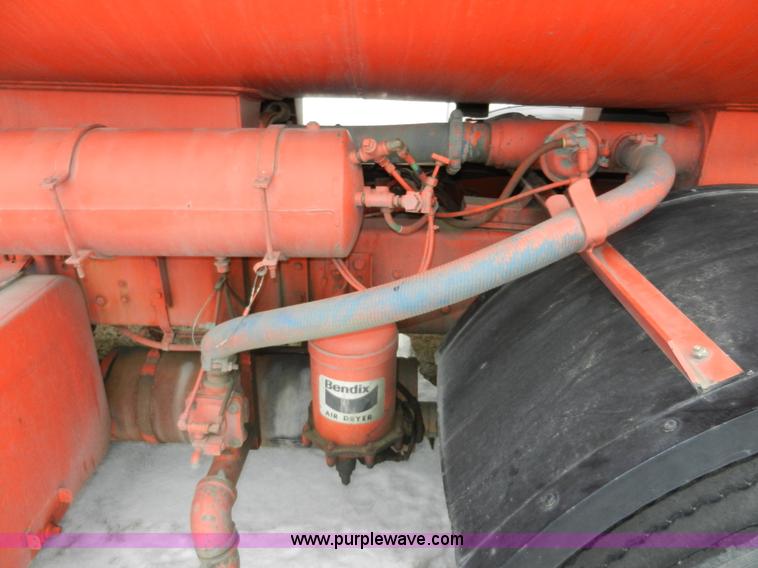 image for item A3923 1993 Ford 8000 street flusher truck