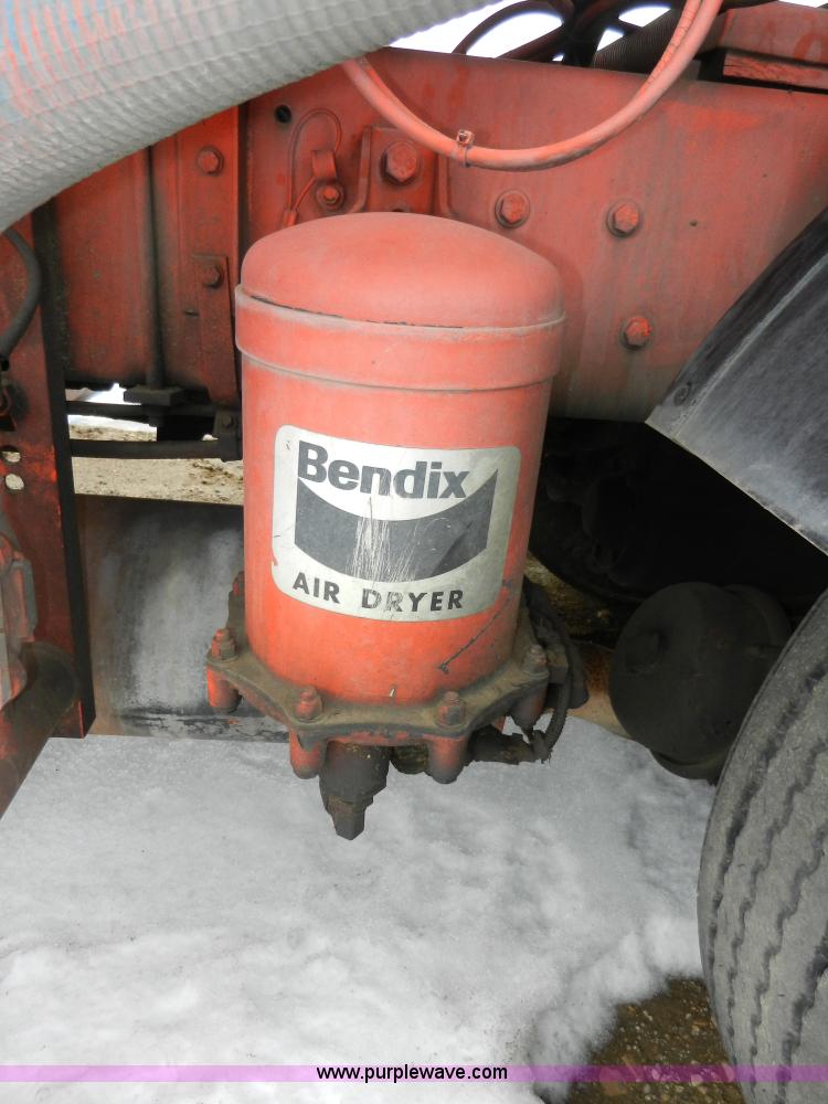 image for item A3923 1993 Ford 8000 street flusher truck