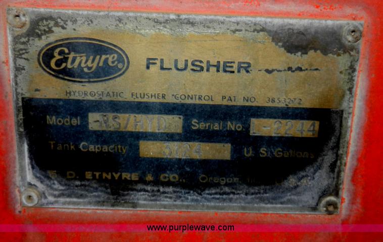 image for item A3923 1993 Ford 8000 street flusher truck