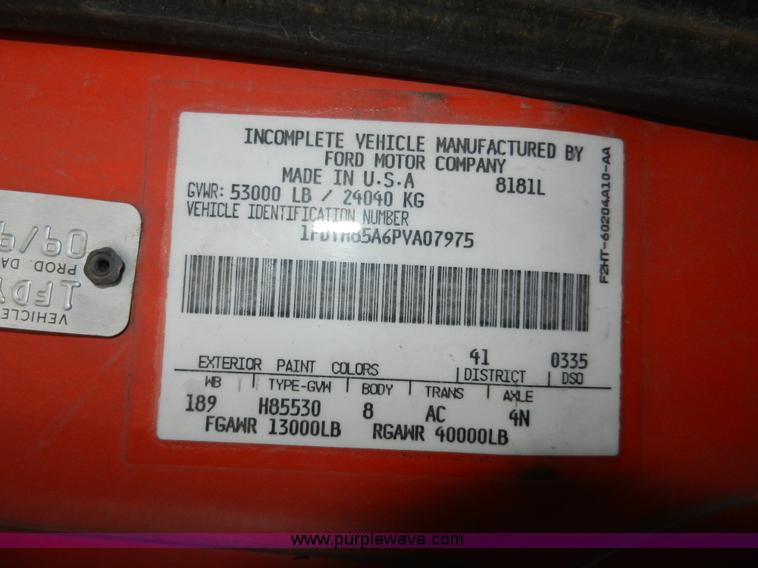 image for item A3923 1993 Ford 8000 street flusher truck