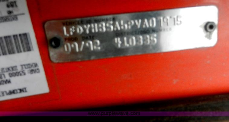 image for item A3923 1993 Ford 8000 street flusher truck