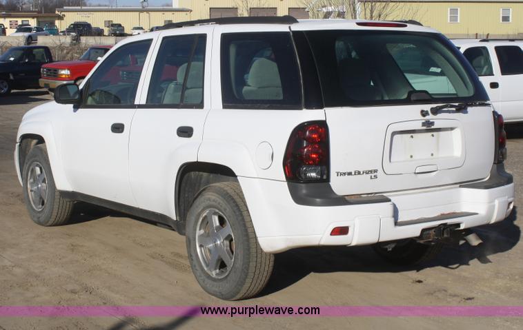 image for item A3974 2006 Chevrolet Trailblazer LS SUV