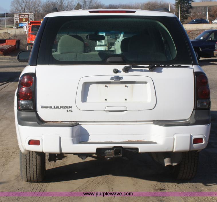 image for item A3974 2006 Chevrolet Trailblazer LS SUV
