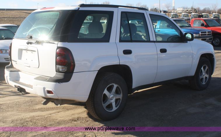 image for item A3974 2006 Chevrolet Trailblazer LS SUV