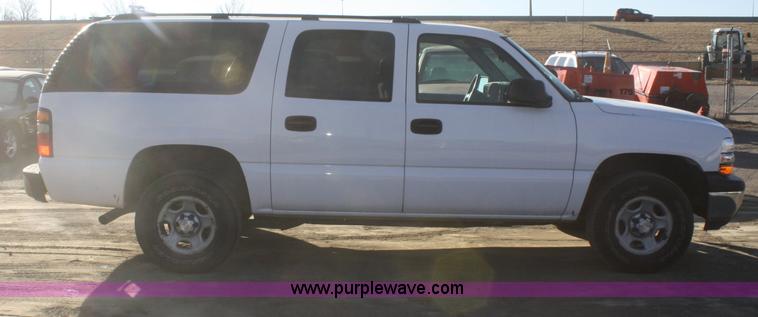image for item A3975 2006 Chevrolet Suburban 1500 SUV