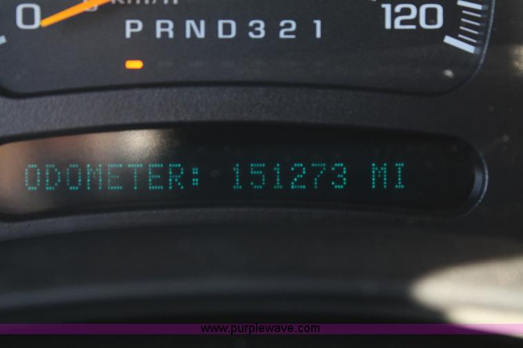 image for item A3975 2006 Chevrolet Suburban 1500 SUV