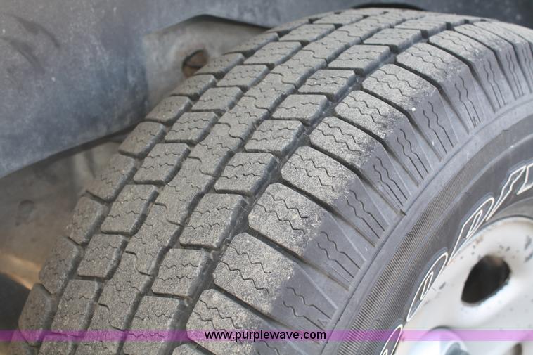 image for item A3975 2006 Chevrolet Suburban 1500 SUV