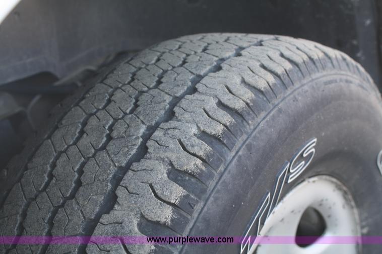 image for item A3975 2006 Chevrolet Suburban 1500 SUV