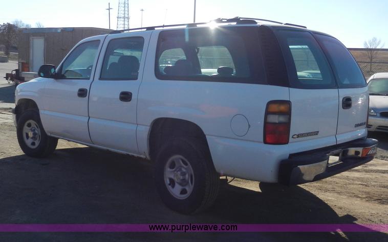image for item A3978 2002 Chevrolet Suburban 1500 SUV