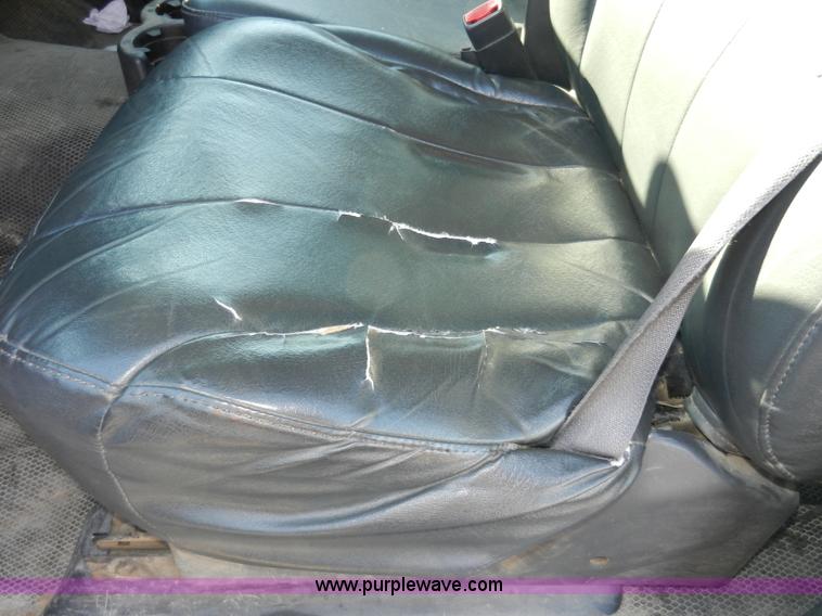 image for item A3978 2002 Chevrolet Suburban 1500 SUV