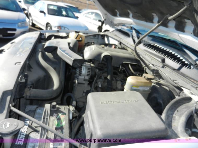 image for item A3978 2002 Chevrolet Suburban 1500 SUV