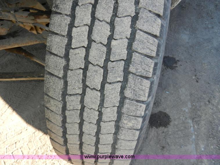 image for item A3978 2002 Chevrolet Suburban 1500 SUV