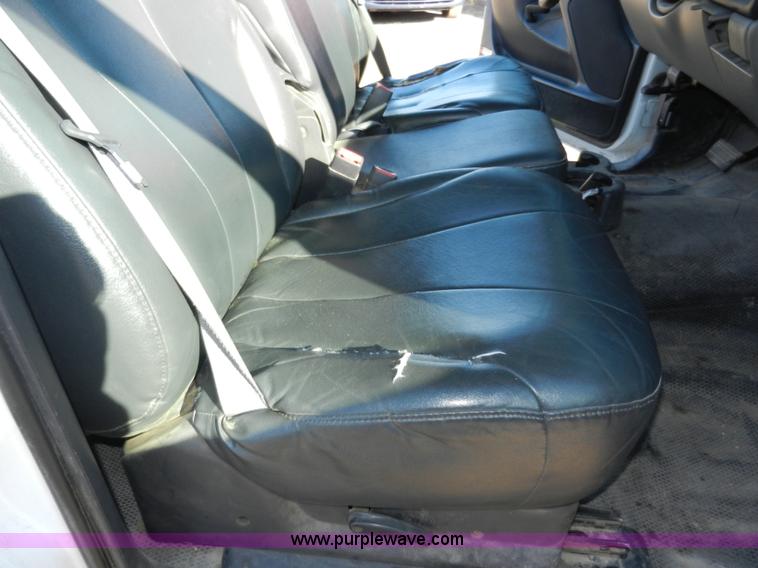 image for item A3978 2002 Chevrolet Suburban 1500 SUV