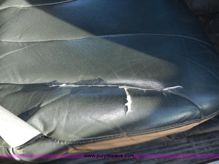 image for item A3978 2002 Chevrolet Suburban 1500 SUV