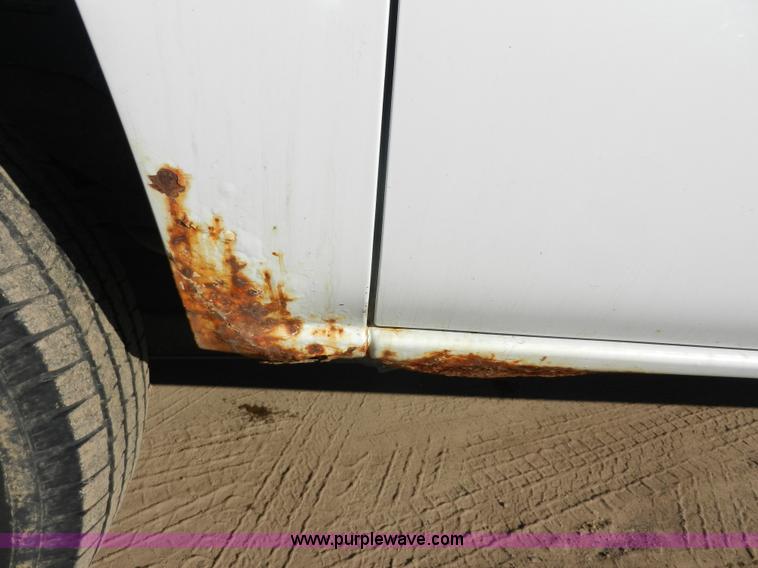 image for item A3978 2002 Chevrolet Suburban 1500 SUV