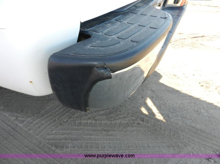 image for item A3978 2002 Chevrolet Suburban 1500 SUV