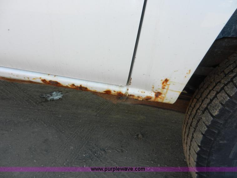 image for item A3978 2002 Chevrolet Suburban 1500 SUV