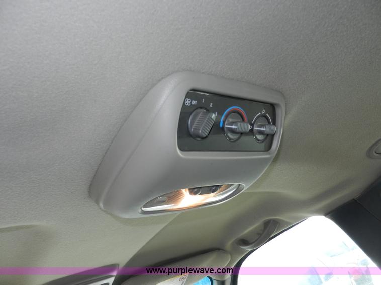 image for item A3978 2002 Chevrolet Suburban 1500 SUV