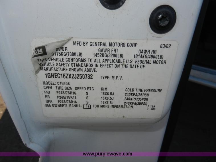 image for item A3978 2002 Chevrolet Suburban 1500 SUV