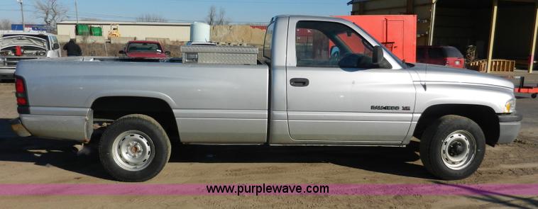 image for item A3979 2001 Dodge Ram 1500 pickup truck