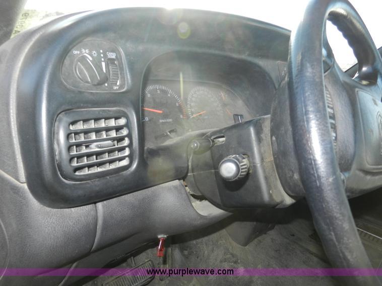 image for item A3979 2001 Dodge Ram 1500 pickup truck