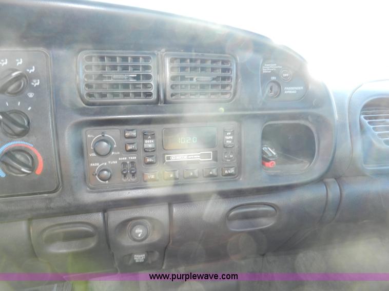 image for item A3979 2001 Dodge Ram 1500 pickup truck