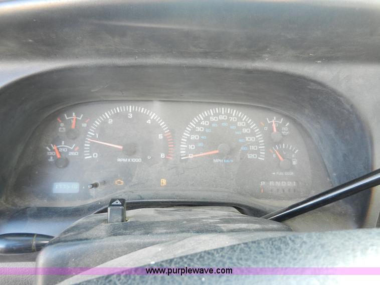 image for item A3979 2001 Dodge Ram 1500 pickup truck