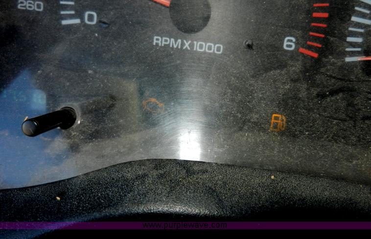 image for item A3979 2001 Dodge Ram 1500 pickup truck