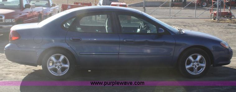 image for item A3980 2002 Ford Taurus SE