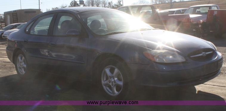 image for item A3980 2002 Ford Taurus SE