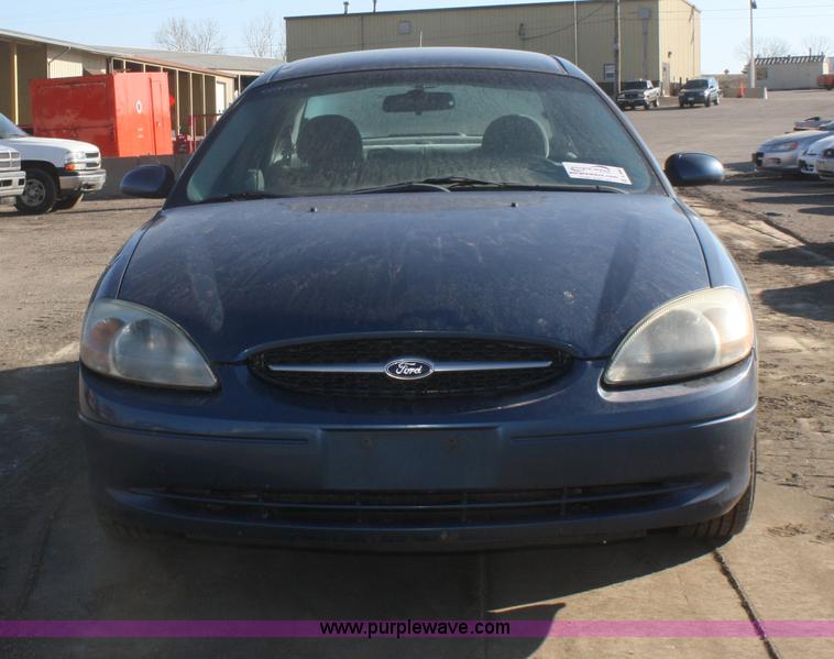 image for item A3980 2002 Ford Taurus SE