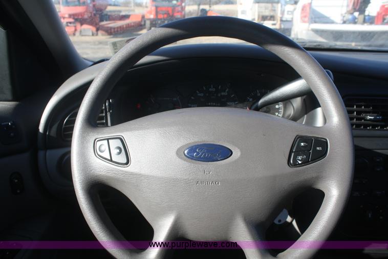 image for item A3980 2002 Ford Taurus SE